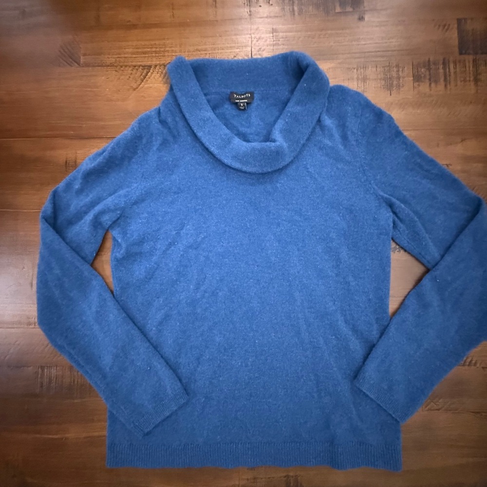 Talbots Womens Cashmere Blue roll Neck Long Sleeve Sweater size Small